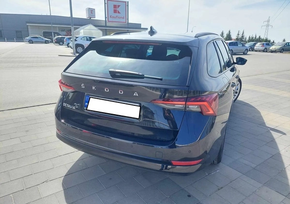 Skoda Octavia cena 59000 przebieg: 173000, rok produkcji 2021 z Kielce małe 56